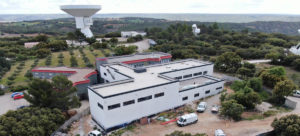 Obra de construcción del edificio para laboratorios, talleres e instalaciones en el observatorio de Yebes.